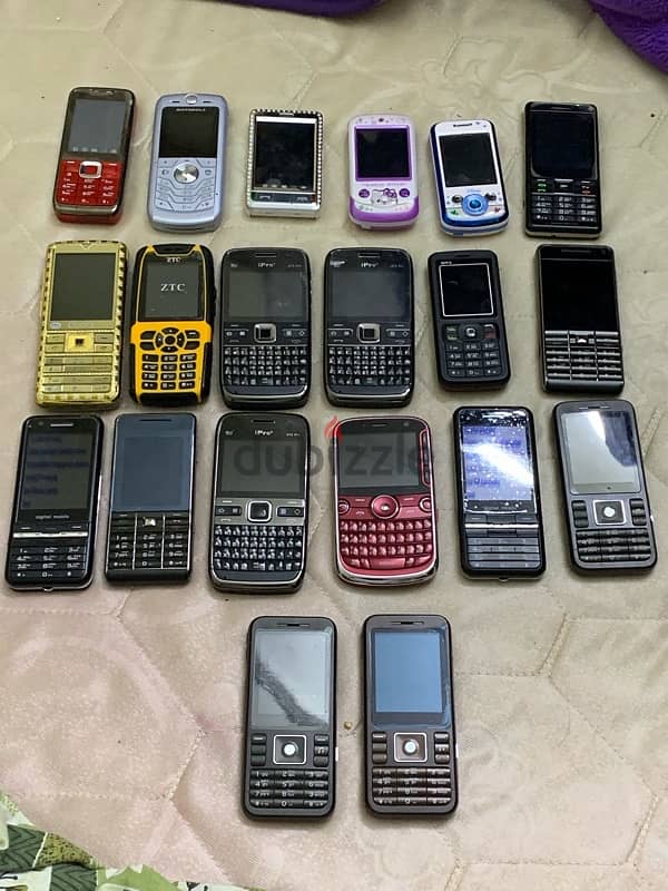 20 PHONES ALL NEW NEED TO CHARGE ONLY 4