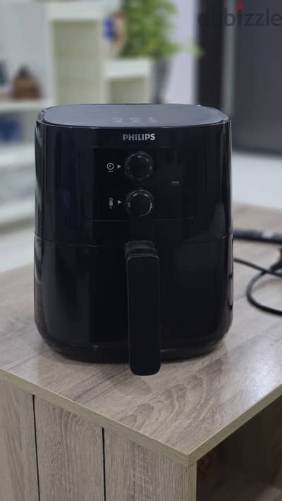 Philips Essential Air Fryer Black - HD9200