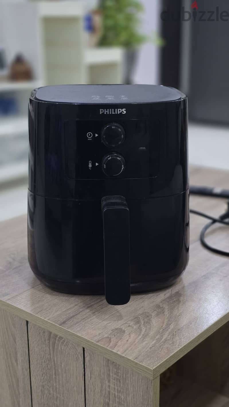 Philips Essential Air Fryer Black - HD9200 0