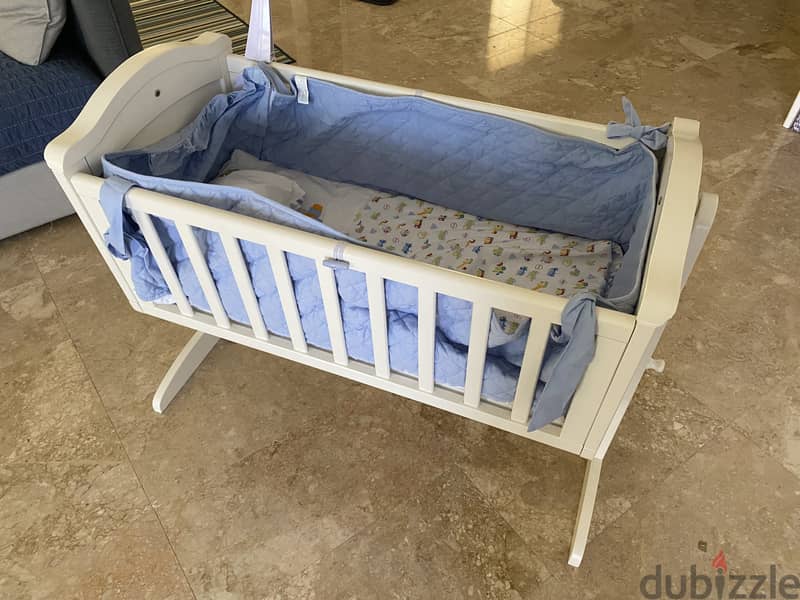 Giggles Baby Crib 2