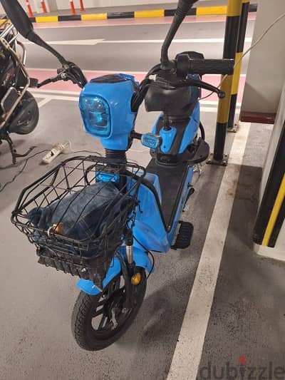 Electric scooter new only 1 months using