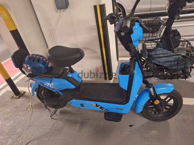 Electric scooter new only 1 months using 1