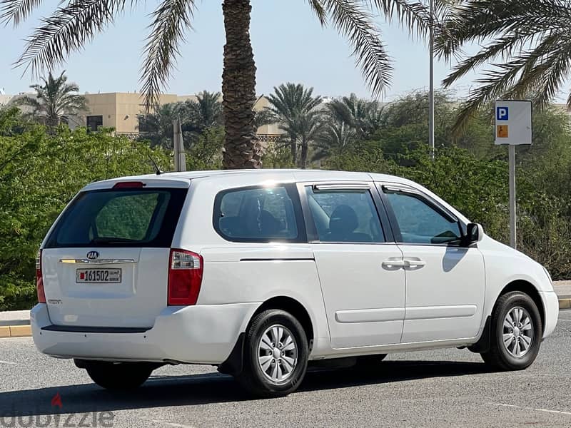 Kia Carnival 2013 MODEL 7 SEATER VAN FOR SALE 4