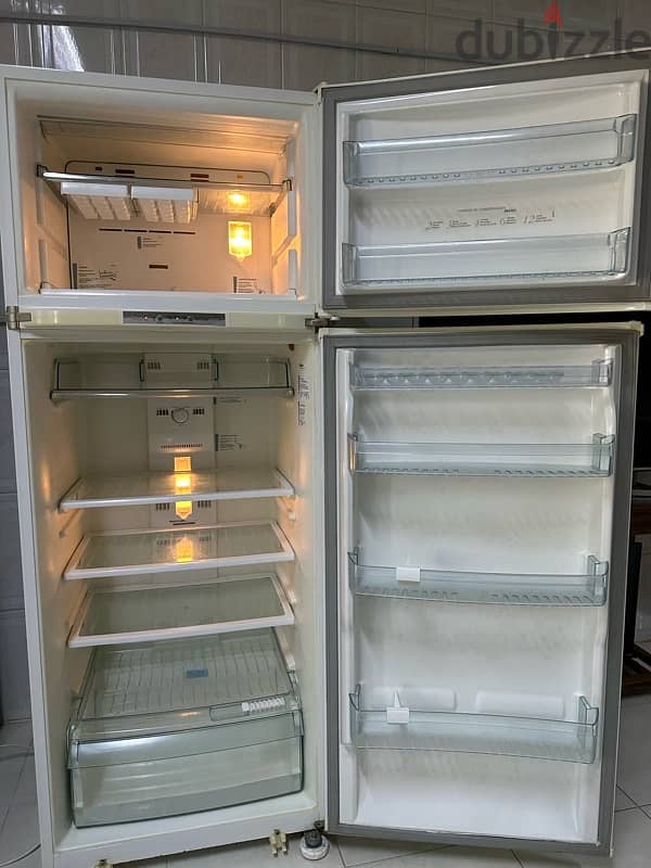 very good condition fridge 2