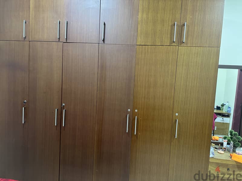 Wooden cabinets with 6 doors and top cabinets 2