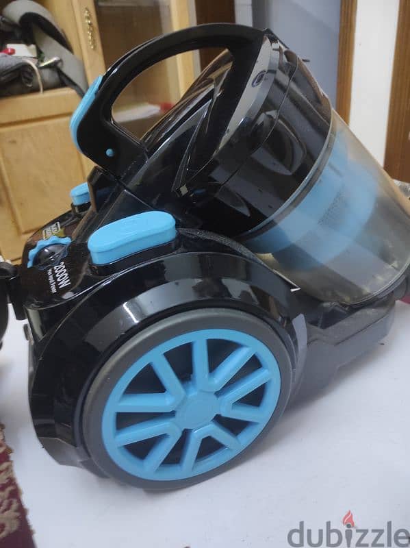 Black and decker 2000w  vacum cleaner  for sale 4