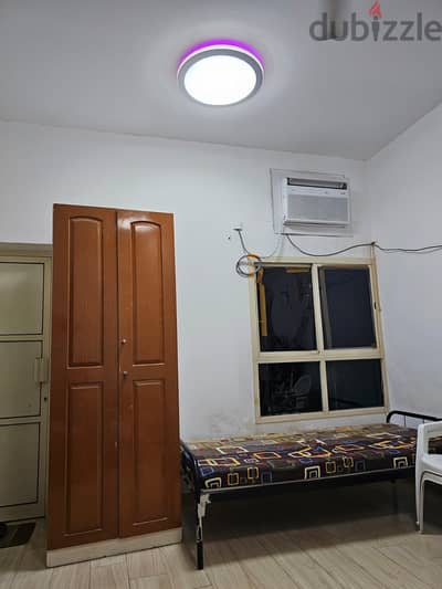 Studio Flat To Share With A Kerala Executive Bachelor