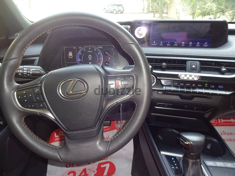 Lexus UX 2019 Top End # History: 1-1 # Exchange option 8