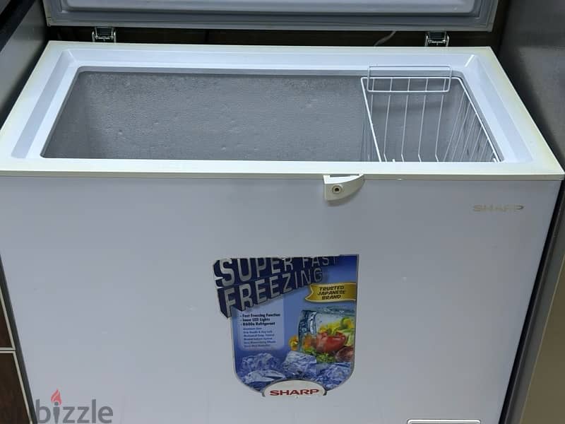 Sharp Chest Freezer, 250.0L, White 0