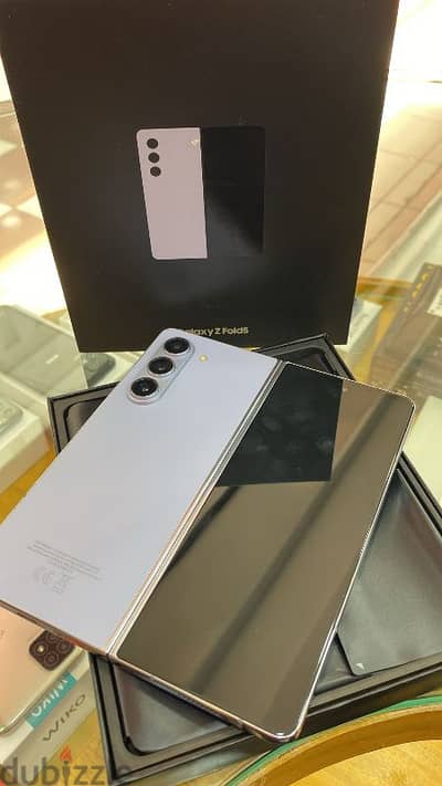 Samsung Galaxy fold 5 new condition box with accessories