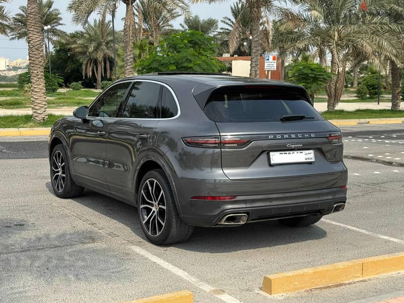 Porsche Cayenne 2019 GREY 5