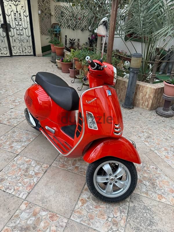 Vespa GTS300 1