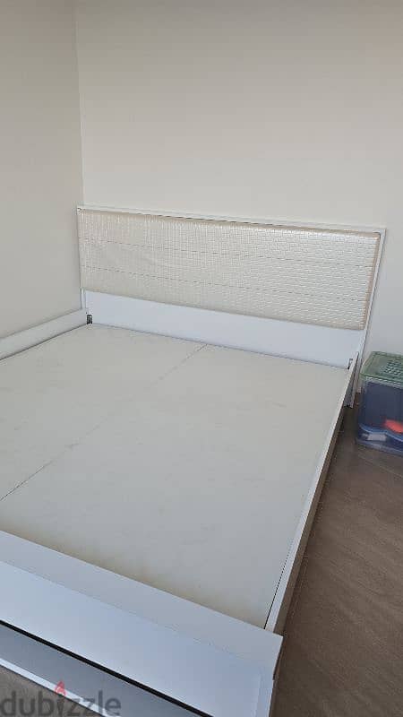 king size bed 1