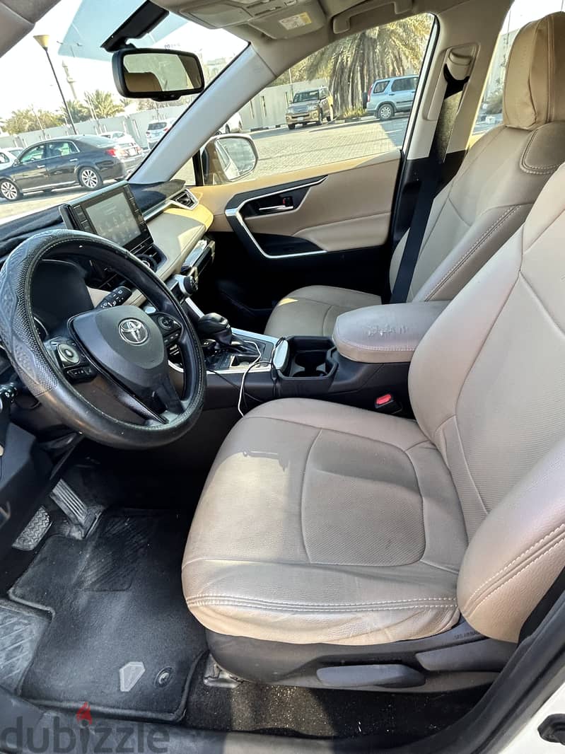 2019 Toyota RAV4 - Japanese Quality, GCC Specs - Excellent Condition! 4