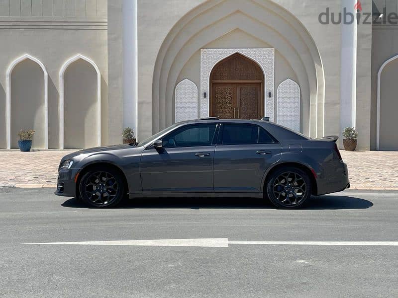 2020 model Chrysler 300C 2