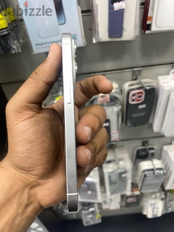 IPHONE 15 PRO 128GB 100% BATTERY 3