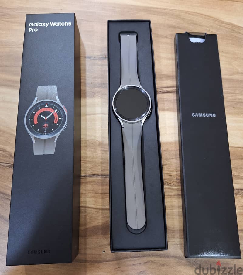 Almost  ew condition Samsung watch 6 classic 47mm and watch 5 pro 2