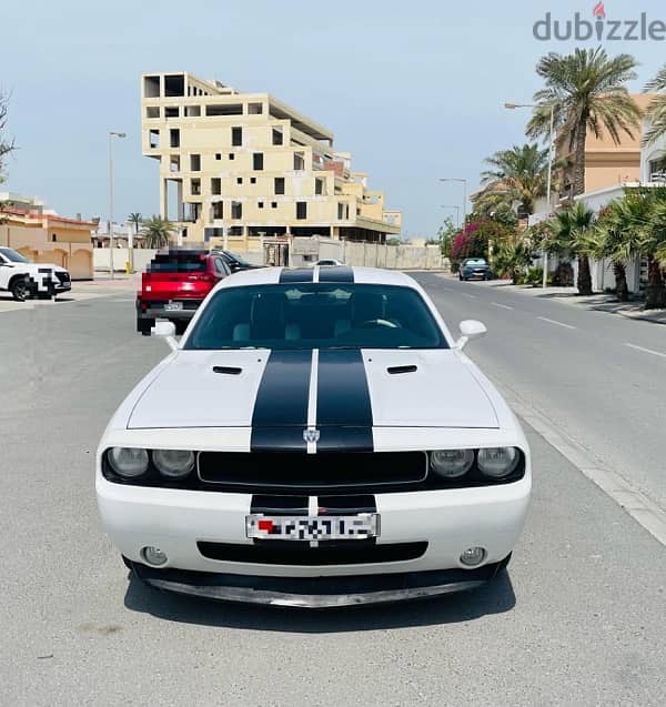 Dodge Challenger 2010 1