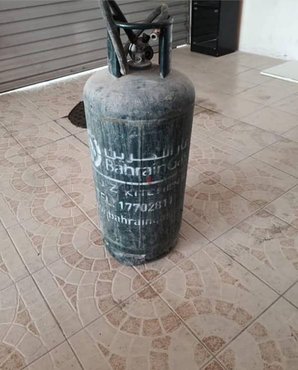 Medium Gas cylinder 0