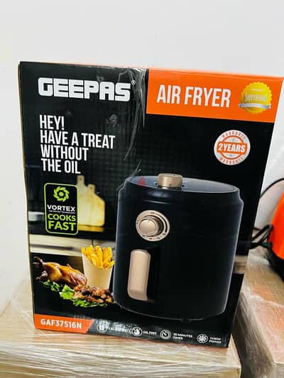 urgent sale Geepas Airfryer accendently broken but working properly