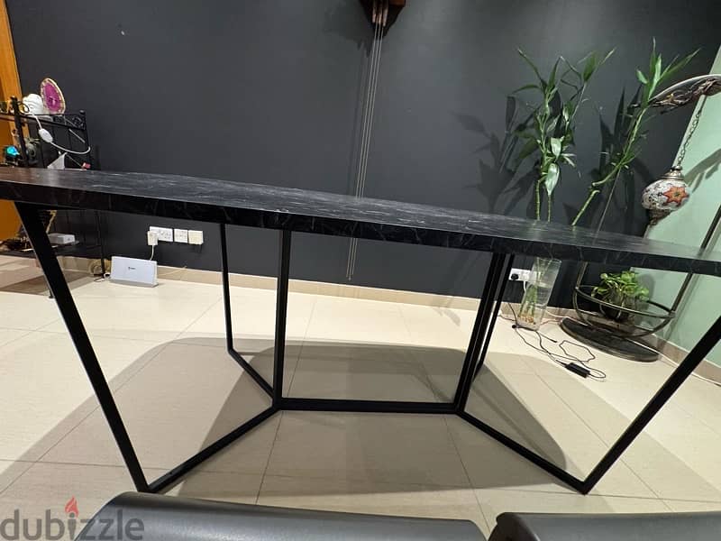 Almost new brand Italian dining table -177x 95 cm with Steel leg frame 4