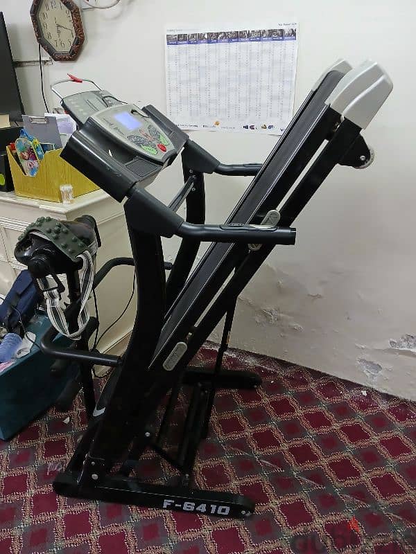 treadmill with belly and thigh massager 3