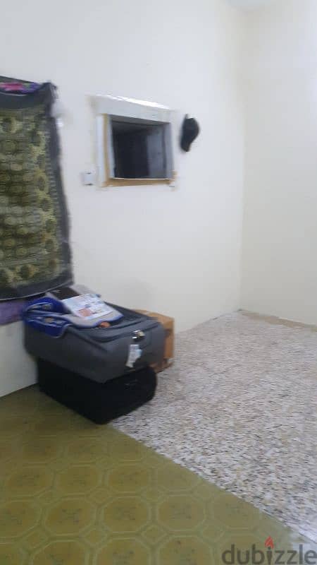 Room for rent and bed space available 1