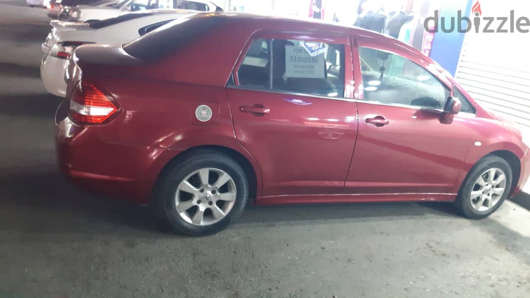 Nissan Tiida 2011 2010 1