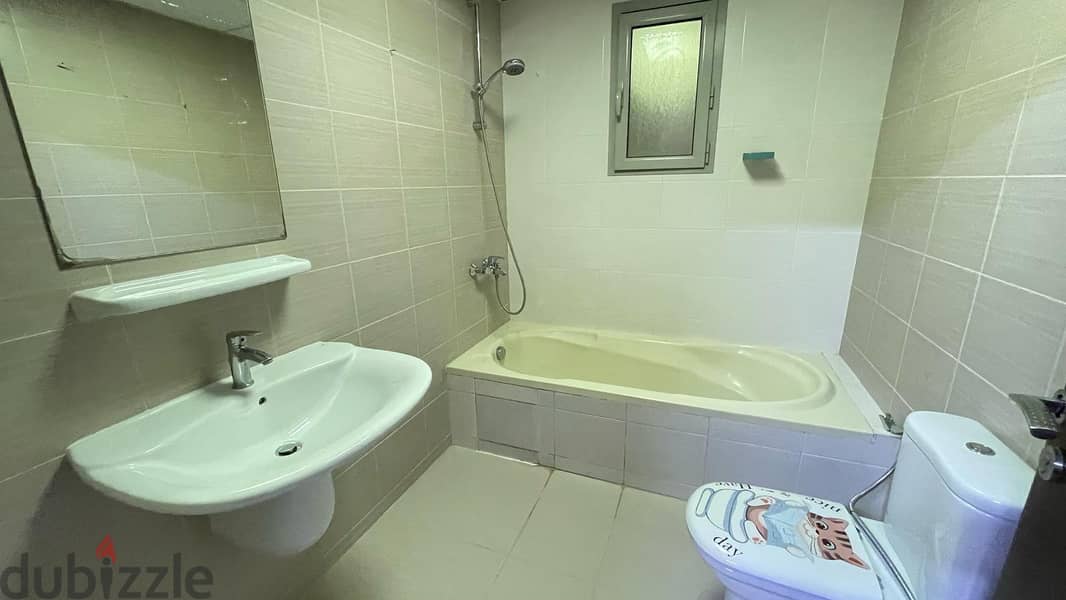 Spacious Comfortable Flat with View and Facilities 6