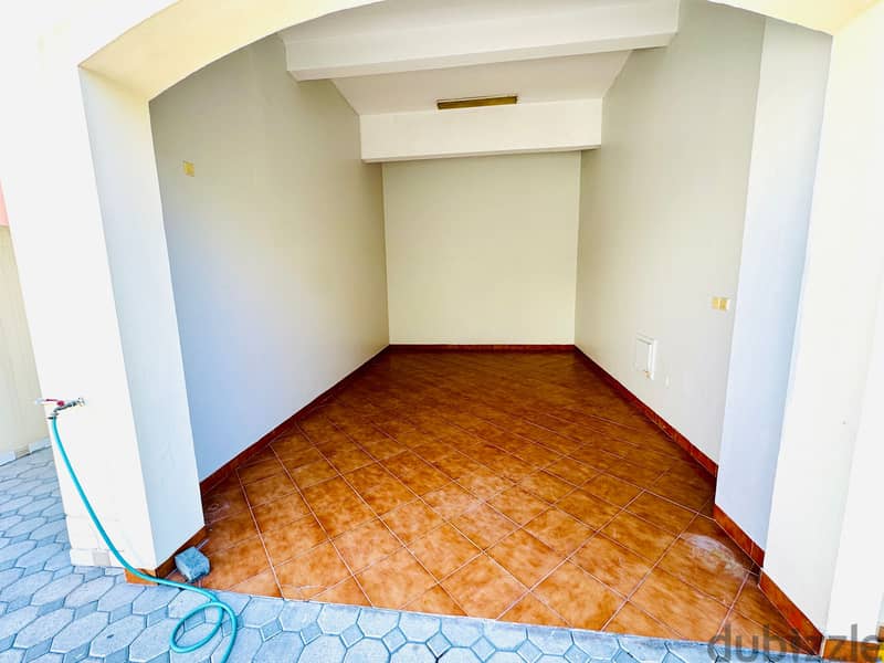 WELL MAINTAINED - NAVY APPROVED - VILLA 13