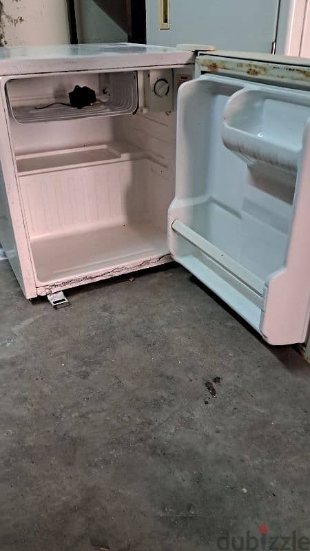 LG refrigerator small 4