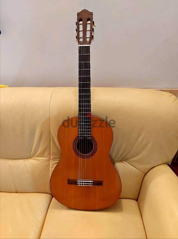 Yamaha guitar for sale in clean condition 0