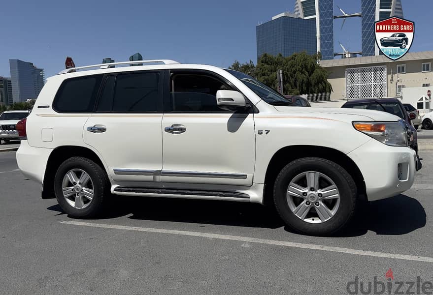 Toyota Land Cruiser 2014 v8 7