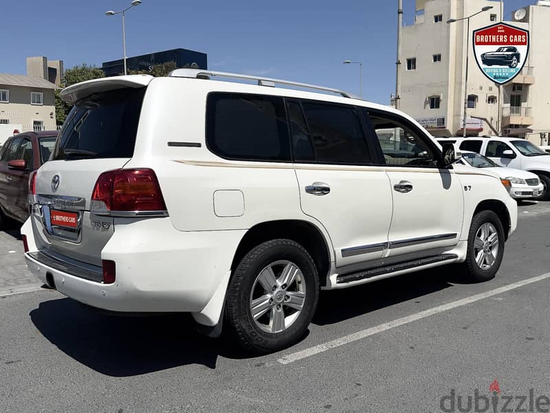 Toyota Land Cruiser 2014 v8 10