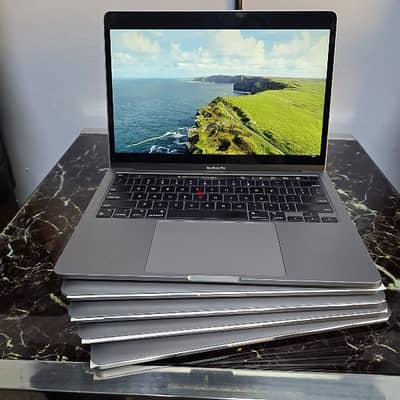 Apple MacBook 2022 M2