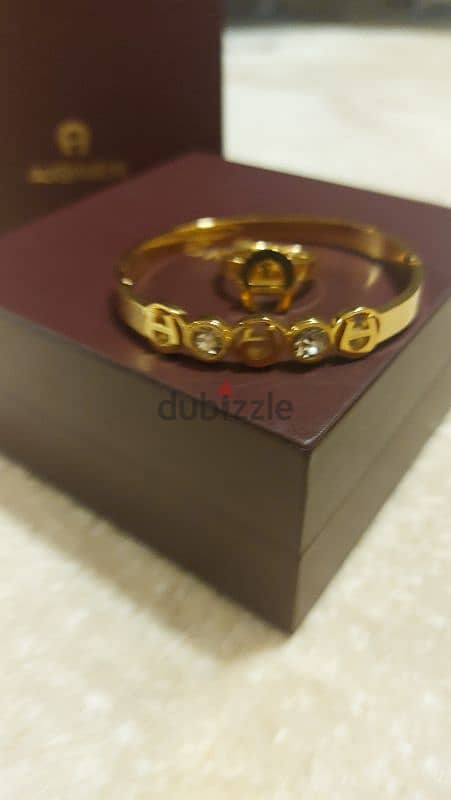 Aigner Bangle with Ring 1