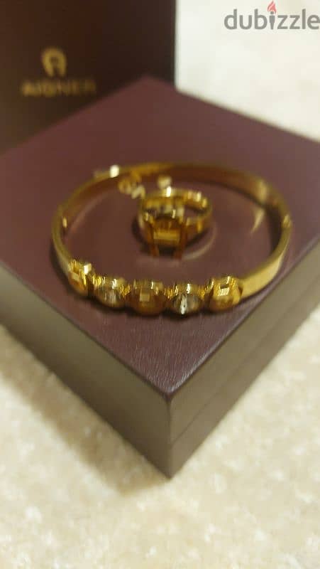 Aigner Bangle with Ring 2