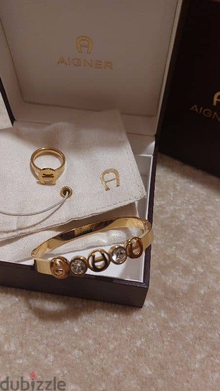 Aigner Bangle with Ring 3