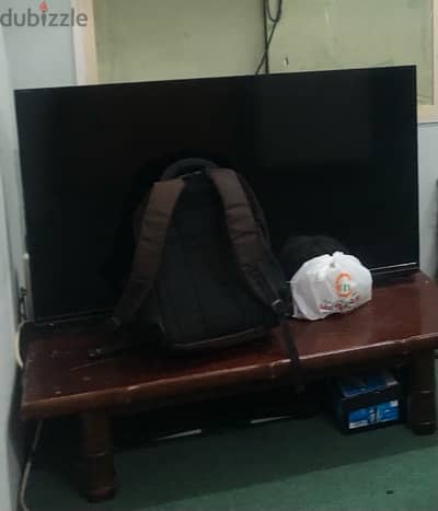 single bed (Diwan) / 52 inch tv and japanese tabe