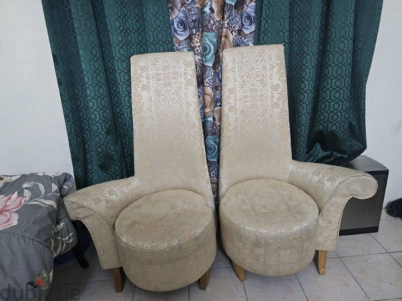 L shape sofa set plus chairs urgent sale 2