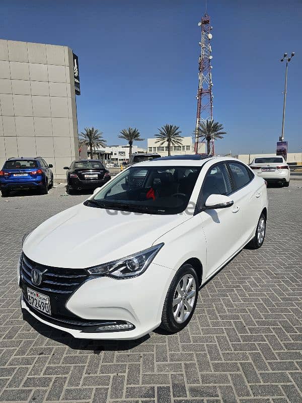 Changan ALSVIN 2024 family use car under warranty 3