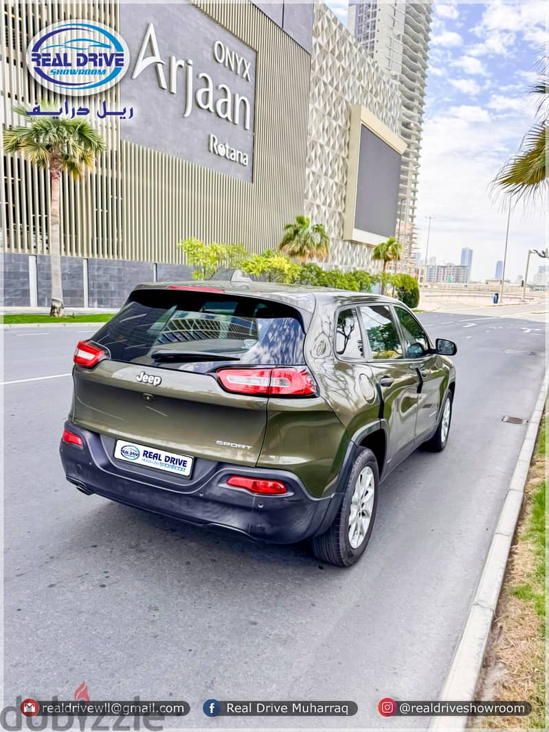 Jeep Cherokee Sport-2015-2.4L V4 -Green 106000. CLEAN CAR FOR SALE 5