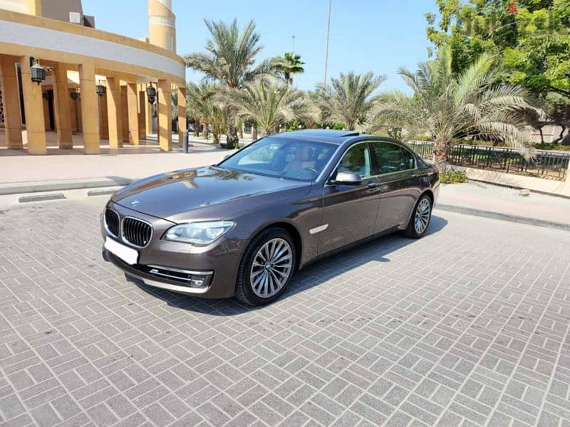 BMW 7-Series 2015 8