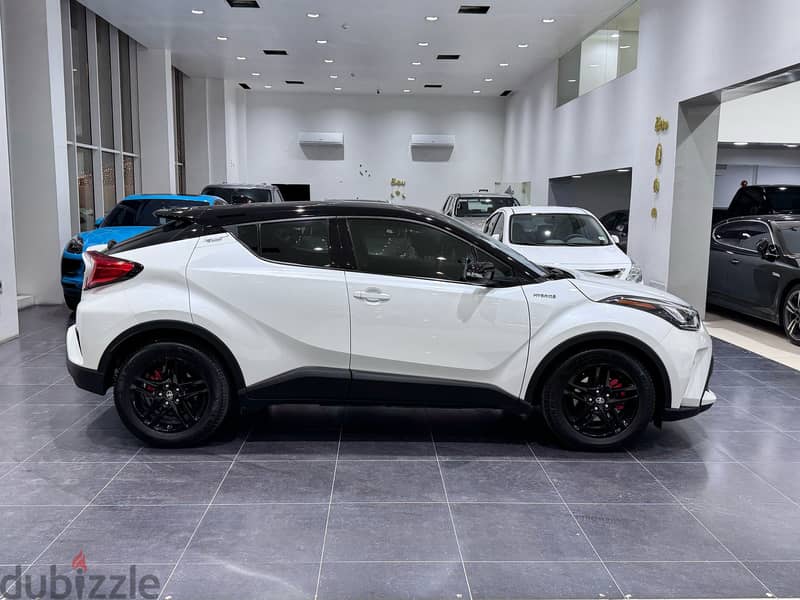 Toyota C-HR 2023 White 2