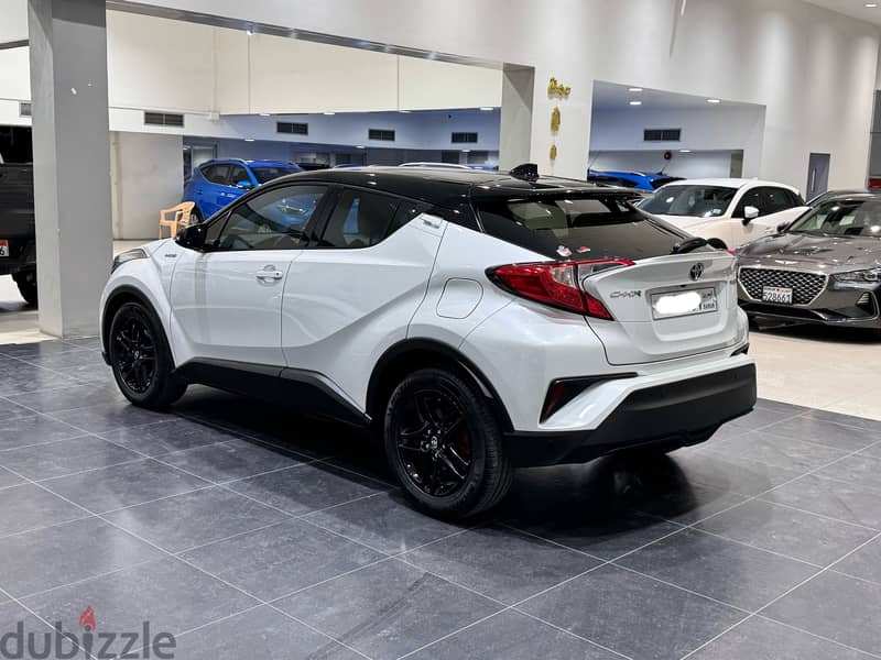 Toyota C-HR 2023 White 5