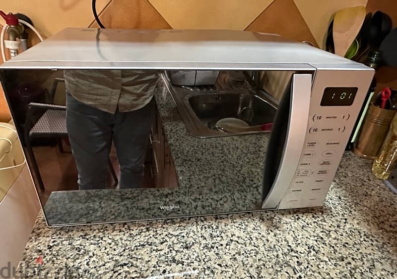 Whirlpool Microwave Oven 3