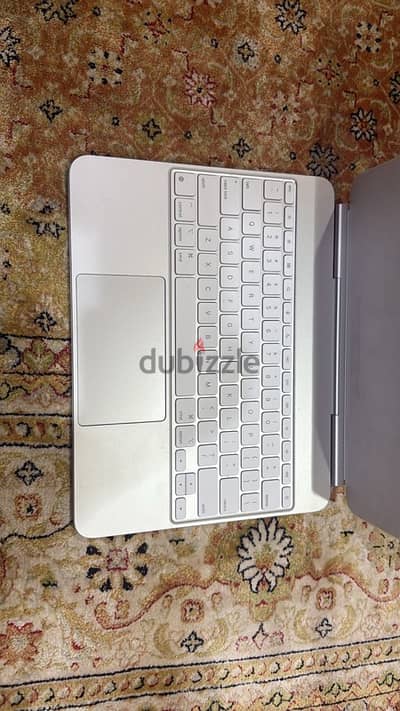 M4 Magic Keyboard 13 inch used English only