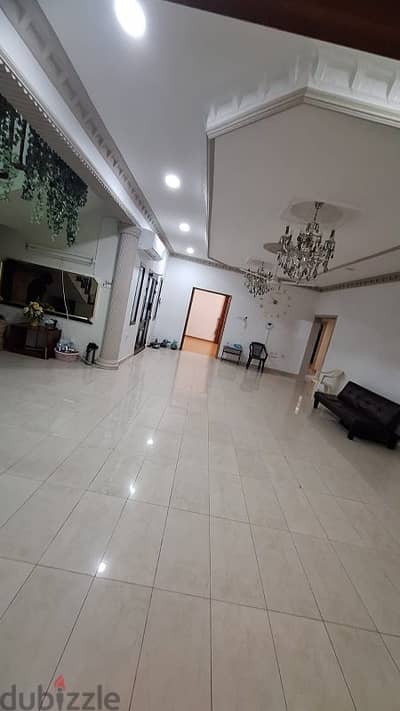 للايجار فيلا كبيرة في الرفاع for rent villa in Riffa