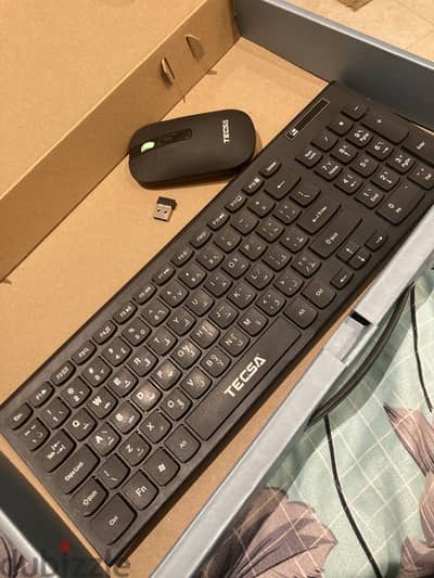 Wireless keyboard and mouse in a very good condition. . so smooth and e