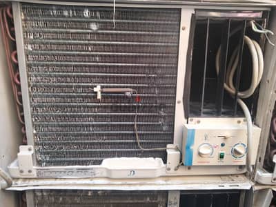 2.5ton window AC for sale good condition good working with fixing